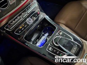 Mercedes-Benz E-Class E300 4MATIC AMG Line 2020 года из Южной Кореи