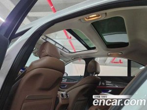 Mercedes-Benz E-Class E300 4MATIC AMG Line 2020 года из Южной Кореи