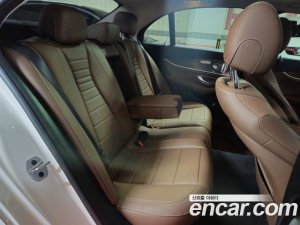 Mercedes-Benz E-Class E300 4MATIC AMG Line 2020 года из Южной Кореи