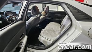 Hyundai AVANTE Inspiration 2021 года из Южной Кореи