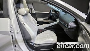 Hyundai AVANTE Inspiration 2021 года из Южной Кореи