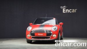 Mini Cooper Convertible DEFAULT 2020 года из Южной Кореи