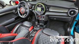 Mini Cooper Convertible DEFAULT 2020 года из Южной Кореи