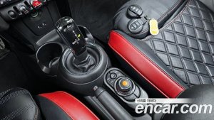Mini Cooper Convertible DEFAULT 2020 года из Южной Кореи