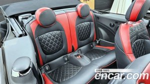 Mini Cooper Convertible DEFAULT 2020 года из Южной Кореи