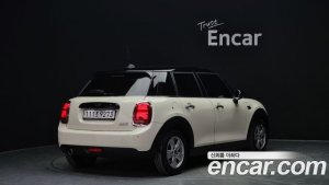 Mini Cooper 5Door DEFAULT 2020 года из Южной Кореи