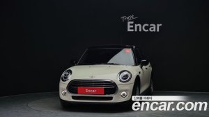 Mini Cooper 5Door DEFAULT 2020 года из Южной Кореи