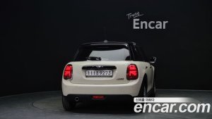 Mini Cooper 5Door DEFAULT 2020 года из Южной Кореи