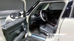 Mini Cooper 5Door DEFAULT 2020 года из Южной Кореи