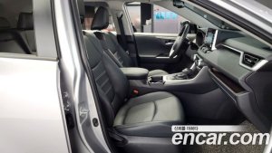 Toyota RAV4 2.5 4WD HYBRID 2021 года из Южной Кореи