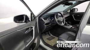Toyota RAV4 2.5 4WD HYBRID 2021 года из Южной Кореи