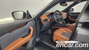 Maserati Levante 3.0 AWD GranLusso 2020 года из Южной Кореи