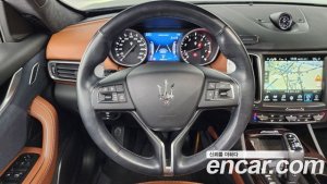 Maserati Levante 3.0 AWD GranLusso 2020 года из Южной Кореи