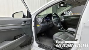 Hyundai AVANTE 1.6 2020 года из Южной Кореи