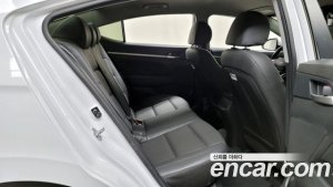 Hyundai AVANTE 1.6 2020 года из Южной Кореи