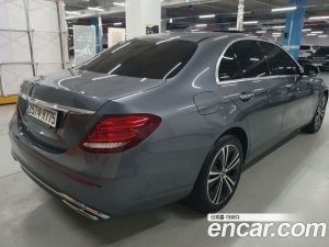 Mercedes-Benz E-Class E220d Avantgarde 2020 года из Южной Кореи