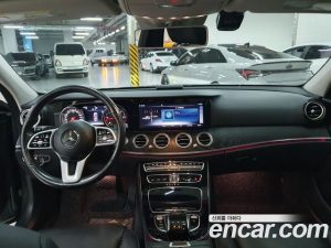 Mercedes-Benz E-Class E220d Avantgarde 2020 года из Южной Кореи