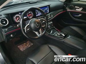 Mercedes-Benz E-Class E220d Avantgarde 2020 года из Южной Кореи