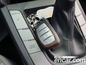 Hyundai AVANTE 1.6 2020 года из Южной Кореи