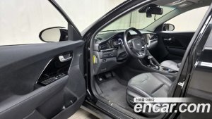 Kia Niro 1.6 HEV 2021 года из Южной Кореи