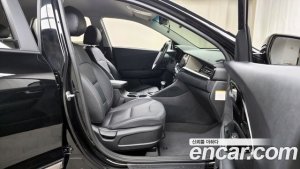 Kia Niro 1.6 HEV 2021 года из Южной Кореи