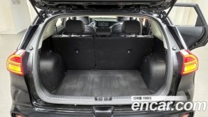 Kia Niro 1.6 HEV 2021 года из Южной Кореи