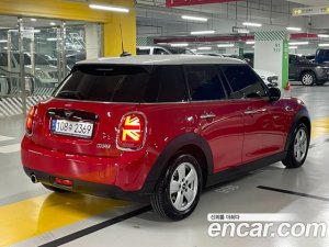 Mini Cooper 5Door DEFAULT 2021 года из Южной Кореи