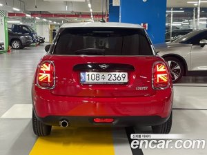 Mini Cooper 5Door DEFAULT 2021 года из Южной Кореи
