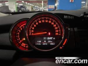 Mini Cooper 5Door DEFAULT 2021 года из Южной Кореи