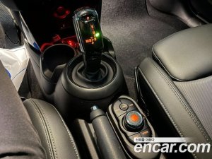 Mini Cooper 5Door DEFAULT 2021 года из Южной Кореи