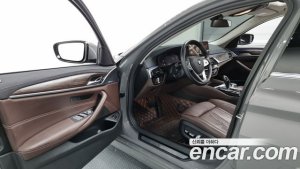 BMW 5-Series 523d Luxury 2021 года из Южной Кореи