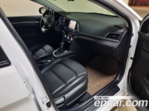 Hyundai AVANTE 1.6 2020 года из Южной Кореи
