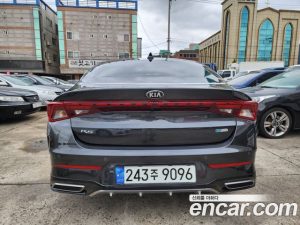 Kia K5 Signature 2021 года из Южной Кореи
