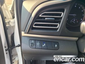 Hyundai AVANTE 1.6 2020 года из Южной Кореи
