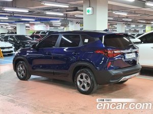 Kia Seltos Бензин 1.6 Turbo 2WD 2022 года из Южной Кореи