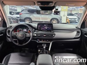 Kia Seltos Бензин 1.6 Turbo 2WD 2022 года из Южной Кореи