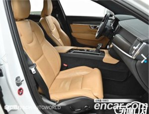 Volvo V90 T5 PRO AWD 2020 года из Южной Кореи