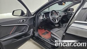 BMW 1-Series 118d Sport 2021 года из Южной Кореи