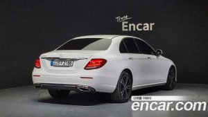 Mercedes-Benz E-Class E220d Avantgarde 2020 года из Южной Кореи