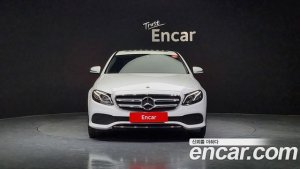 Mercedes-Benz E-Class E220d Avantgarde 2020 года из Южной Кореи