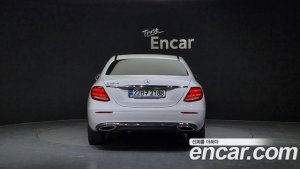 Mercedes-Benz E-Class E220d Avantgarde 2020 года из Южной Кореи