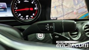 Mercedes-Benz E-Class E220d Avantgarde 2020 года из Южной Кореи