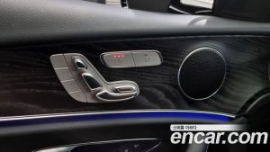 Mercedes-Benz E-Class E220d Avantgarde 2020 года из Южной Кореи
