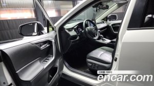 Toyota RAV4 2.5 2WD HYBRID 2021 года из Южной Кореи
