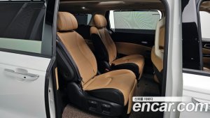 Kia Carnival Бензин 7-Seater Signature 2022 года из Южной Кореи