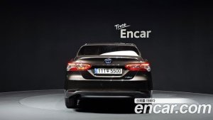 Toyota Camry 2.5 LE HYBRID 2020 года из Южной Кореи