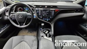 Toyota Camry 2.5 LE HYBRID 2020 года из Южной Кореи