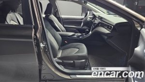 Toyota Camry 2.5 LE HYBRID 2020 года из Южной Кореи