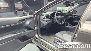 Toyota Camry 2.5 LE HYBRID 2020 года из Южной Кореи