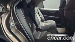 Toyota Camry 2.5 LE HYBRID 2020 года из Южной Кореи